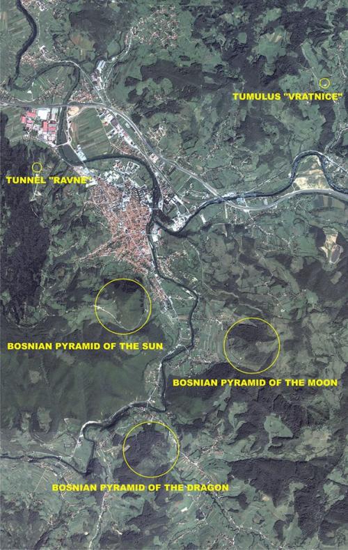 Les Pyramides de Bosnie. (Dominique Jongbloed, Dr Sam Osmanagich, et Albert  Fagioli)
